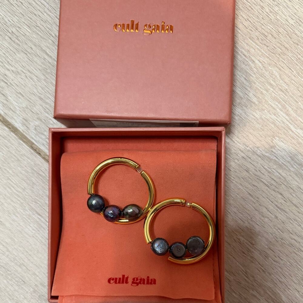 Cult Gaia Leonie Freshwater Pearl Hoop Earrings - New in Box